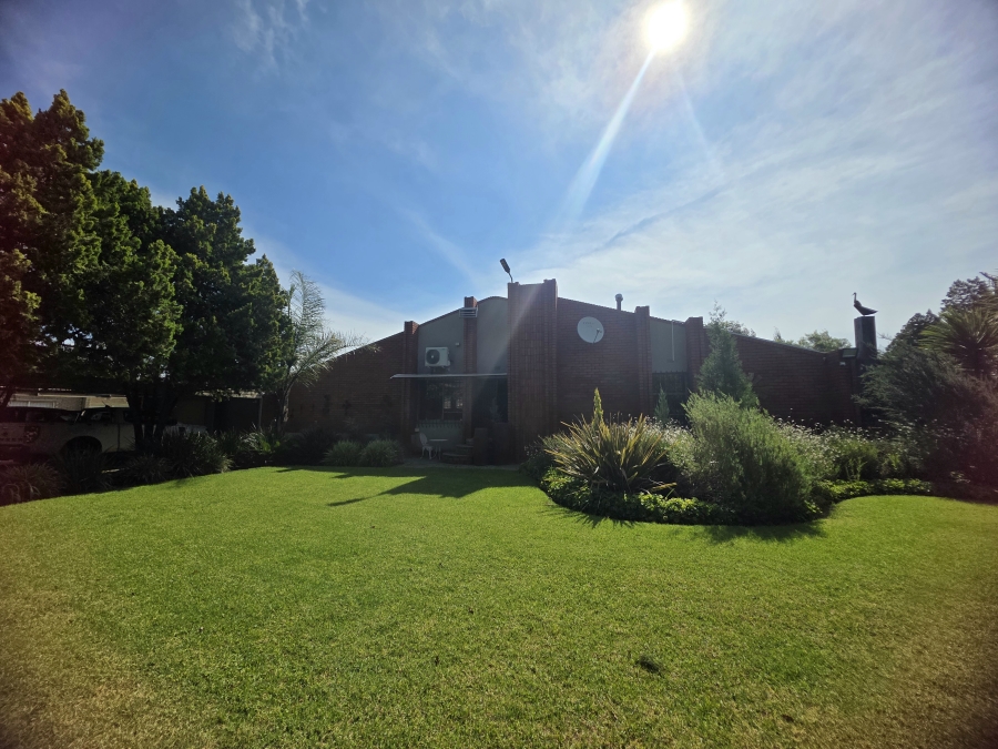 3 Bedroom Property for Sale in Riebeeckstad Free State